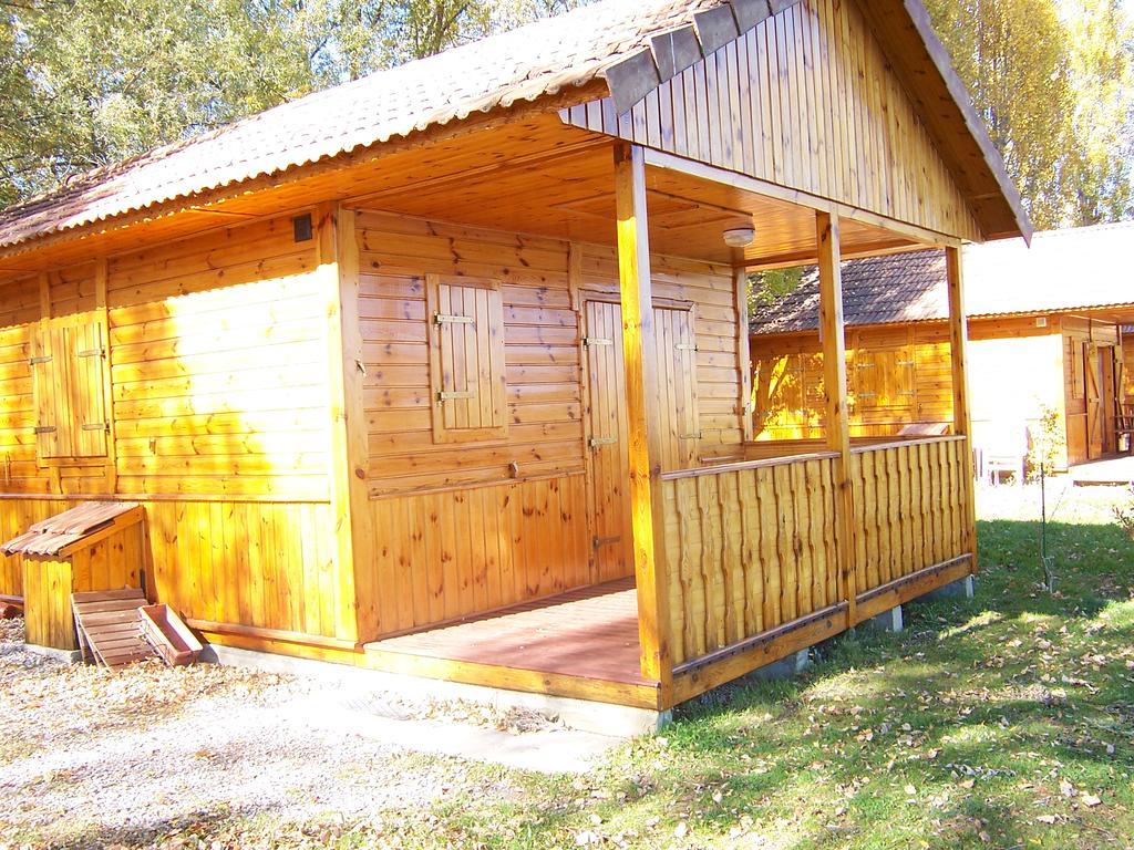 Camping La Motte Flottante La Freissinouse Exterior foto