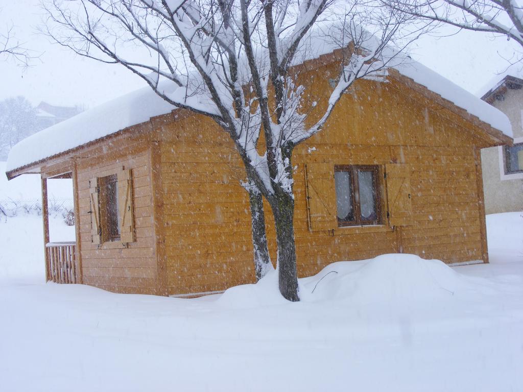 Camping La Motte Flottante La Freissinouse Exterior foto