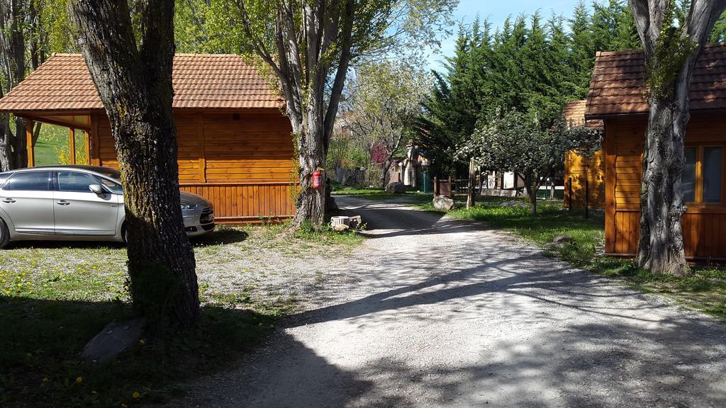 Camping La Motte Flottante La Freissinouse Exterior foto