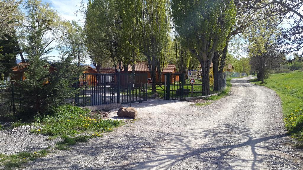 Camping La Motte Flottante La Freissinouse Exterior foto